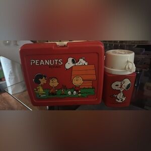 Peanuts by Schultz Red Lunchbox Set